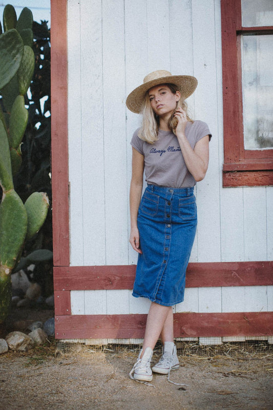 ALWAYS MANANA fitted crewneck tee